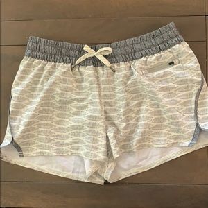 Vuori Clementine shorts size small